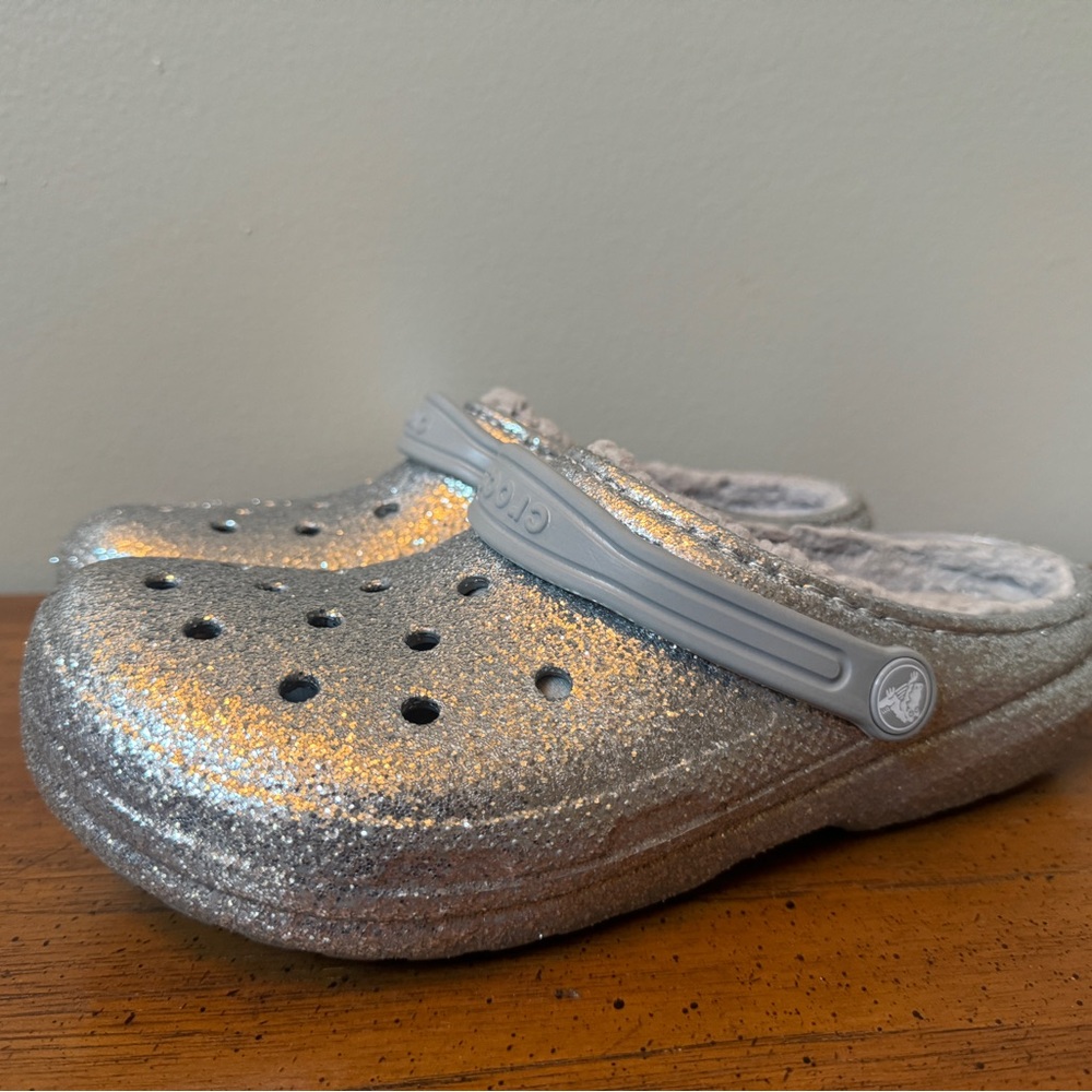 Crocs | Silver Glitter Slides w/ Fluffy Inside | Kids Size 5